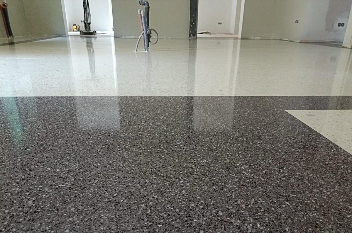Vakmanschap: terrazzo gietvloer in uitvoering